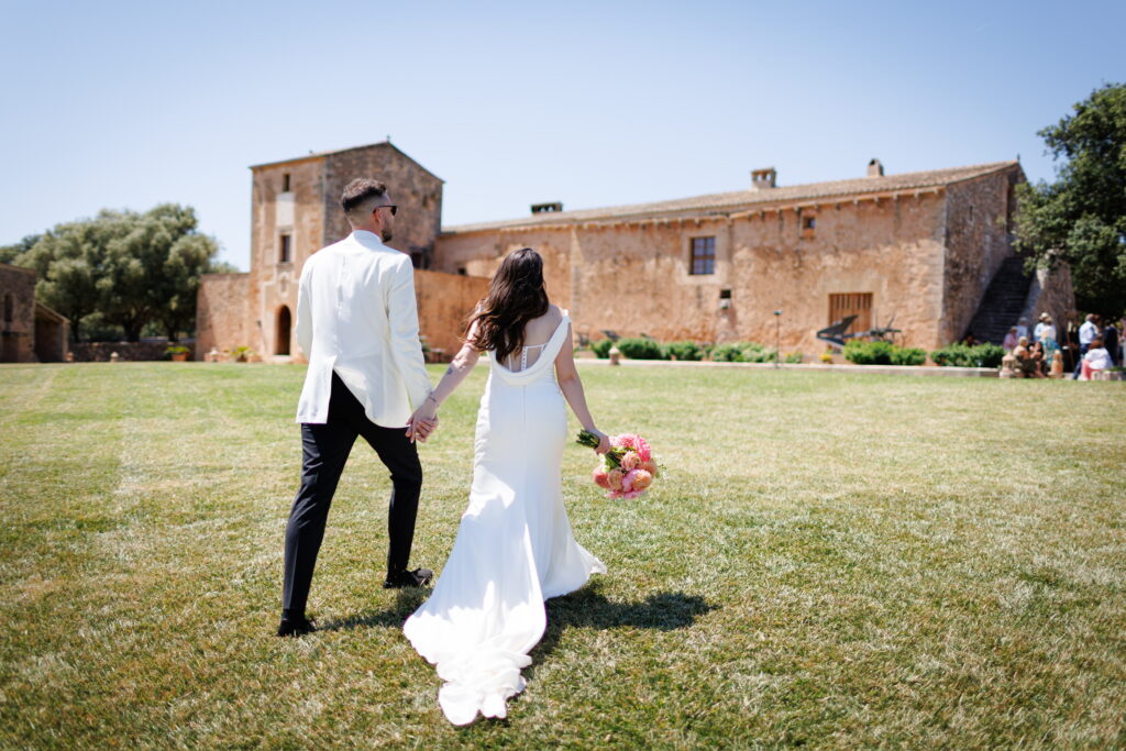 Pareja de novios en su boda en la finca Son Cosmet